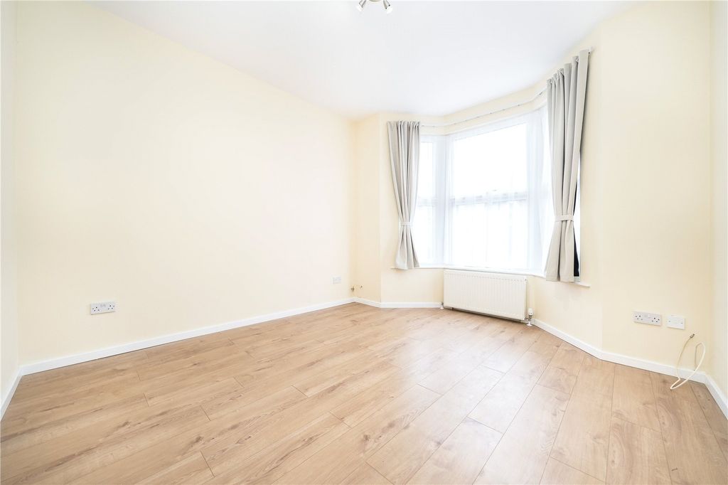 Property photo 3 of 11 Picture No. 01