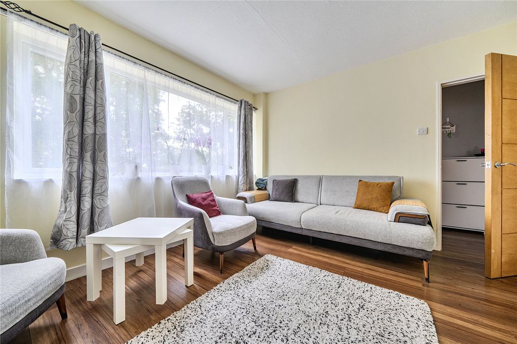 Property photo 2 of 28 Picture No. 43