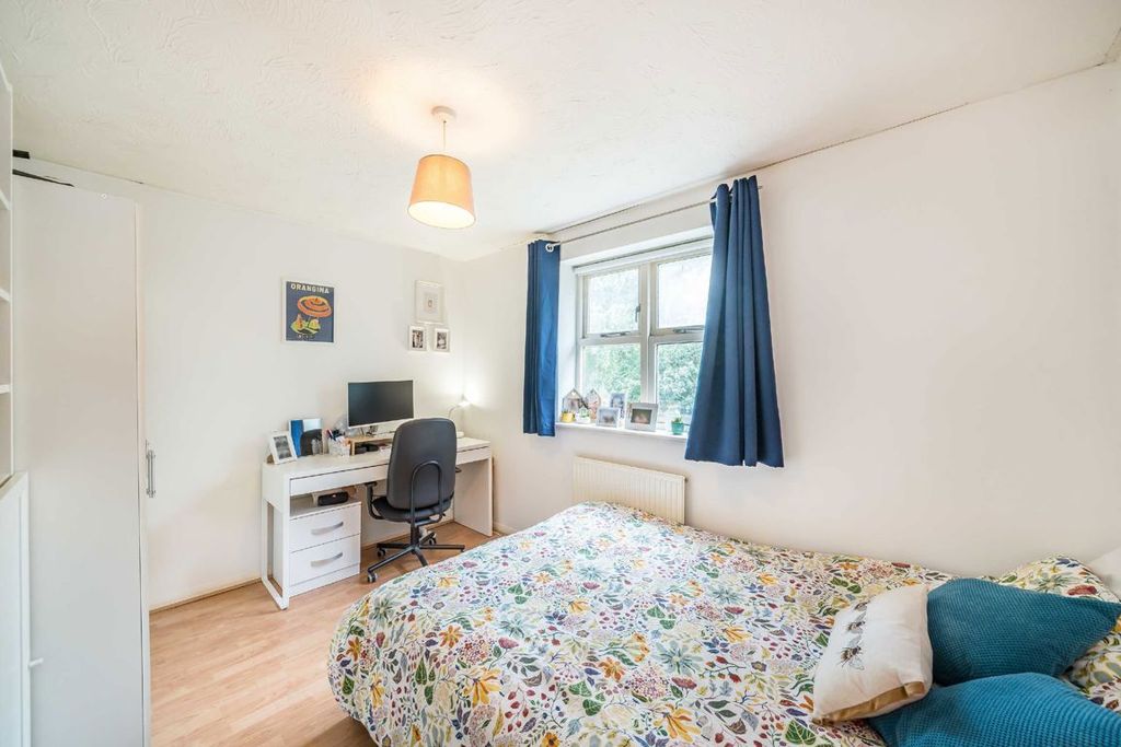 Property photo 2 of 7