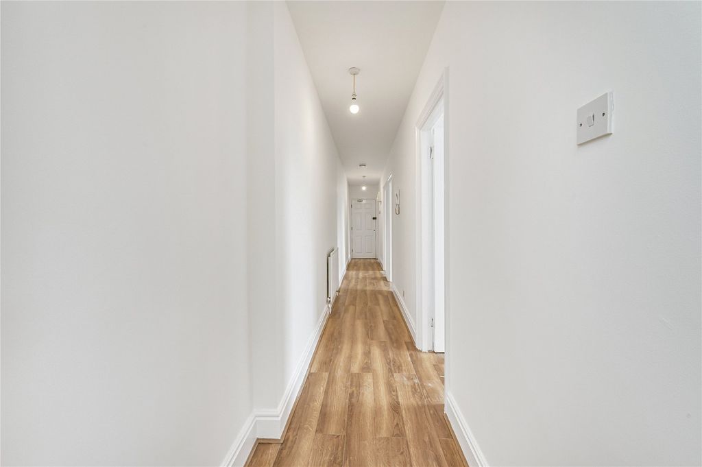 Property photo 3 of 7 Picture No. 08