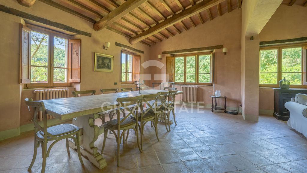 Property photo 2 of 53 Interiors