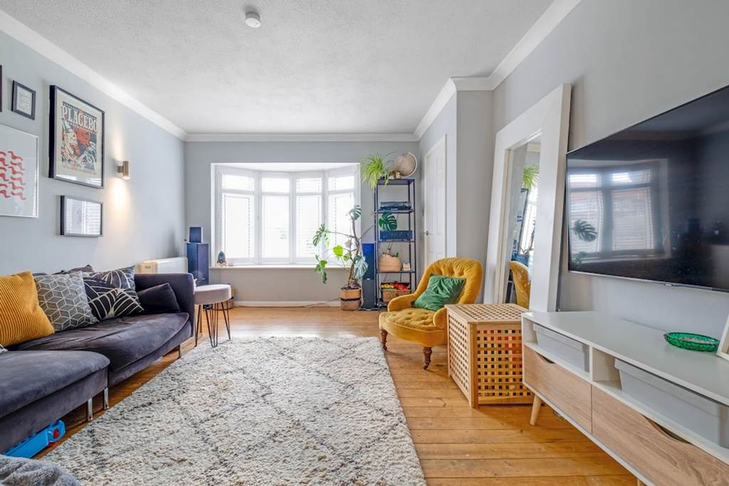 Property photo 1 of 15 Living Room