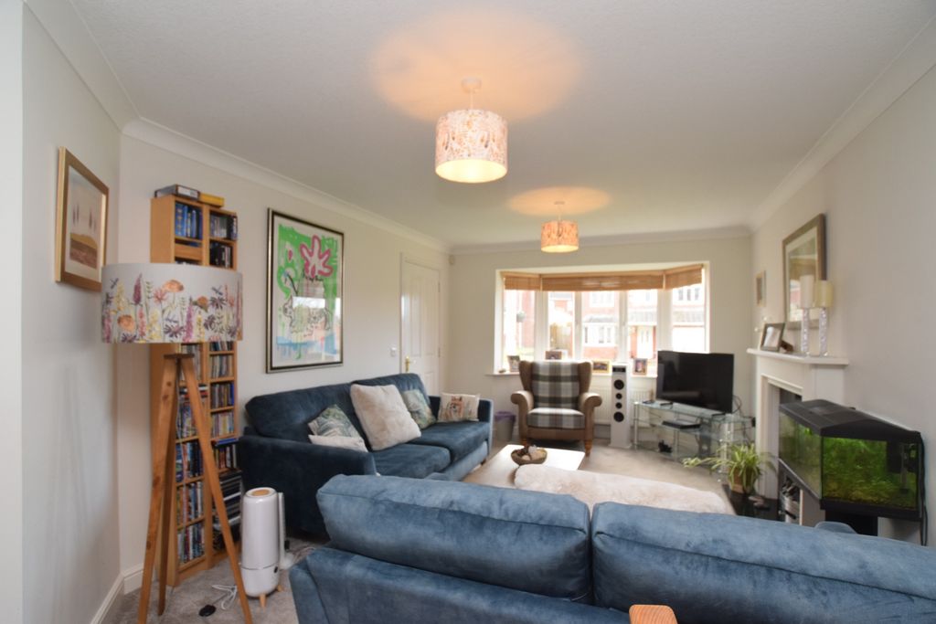 Property photo 3 of 27