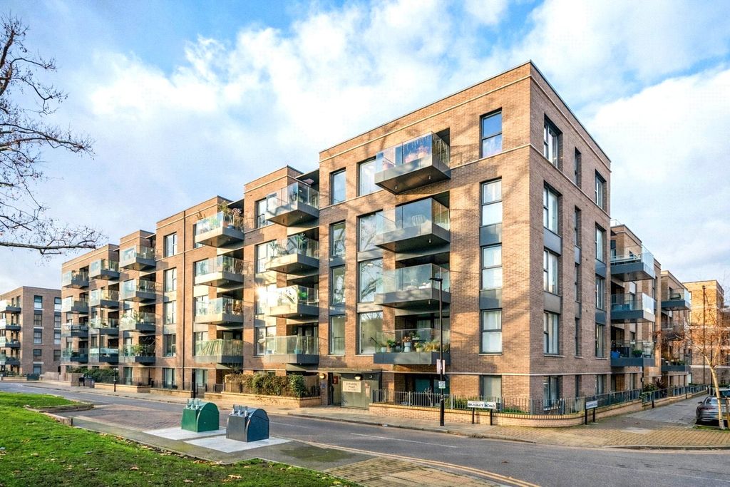 Property photo 2 of 10 Picture No. 12