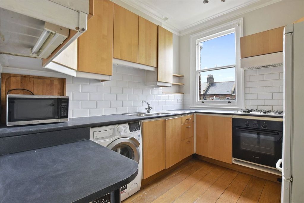 Property photo 3 of 6