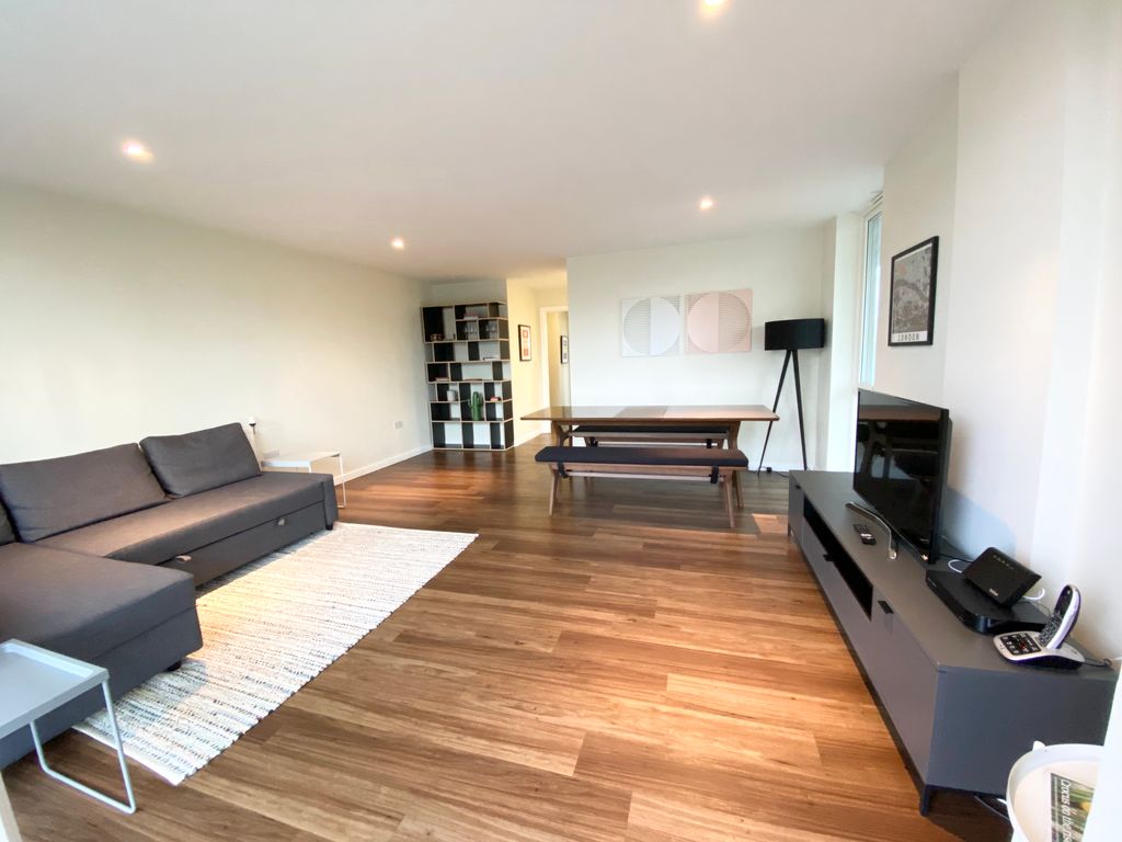Property photo 2 of 9 4