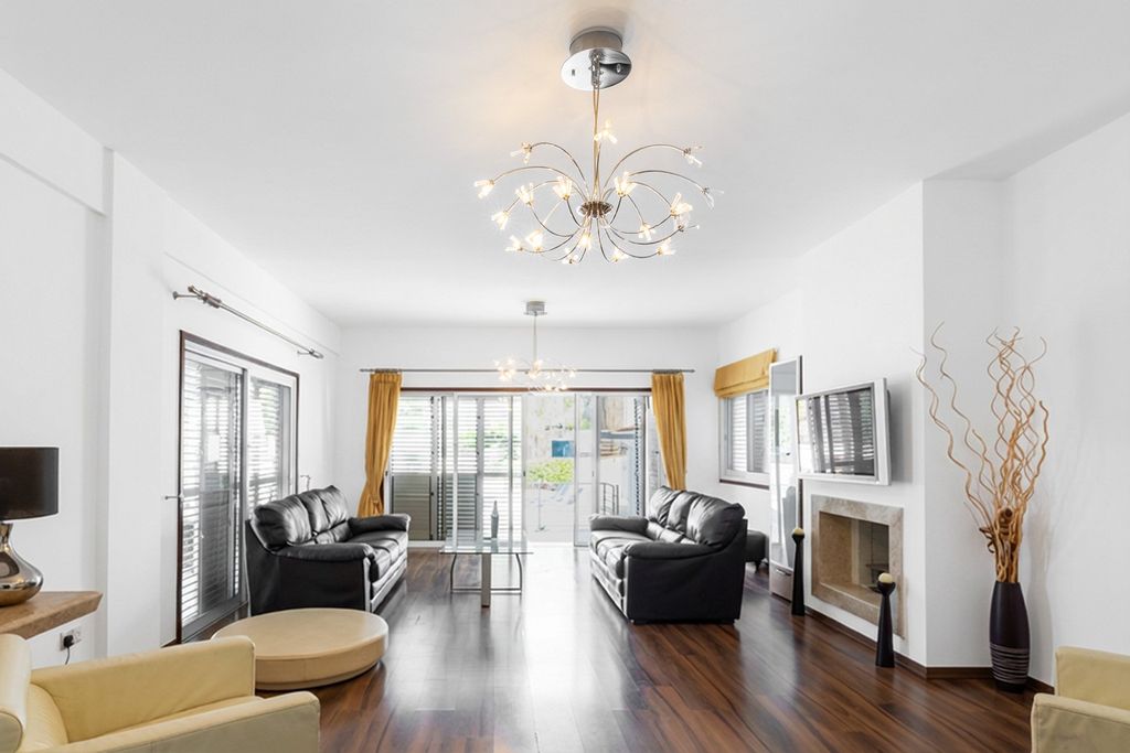 Property photo 2 of 30