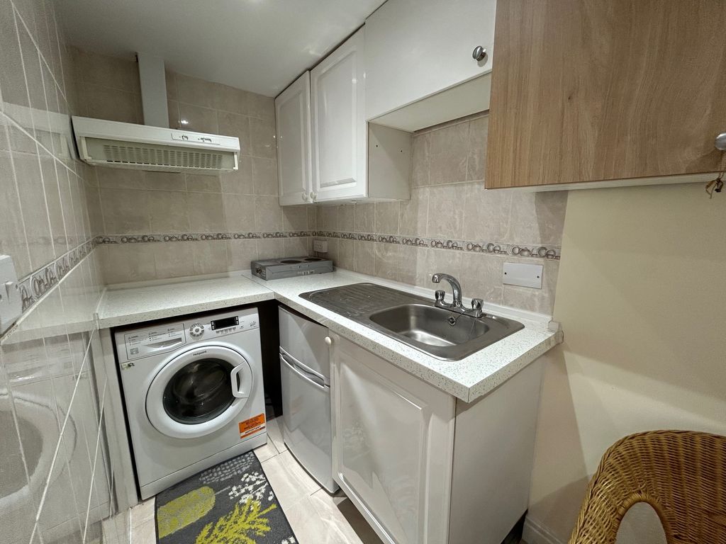 Property photo 2 of 5 Kingsfieldkitchen