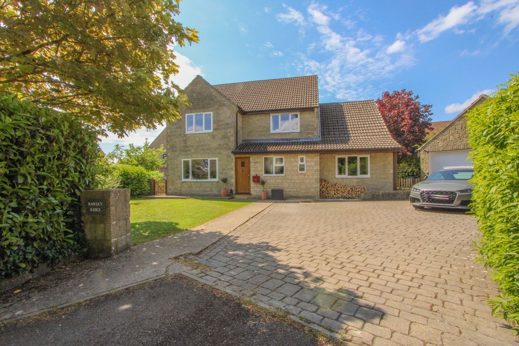 Property photo 1 of 35