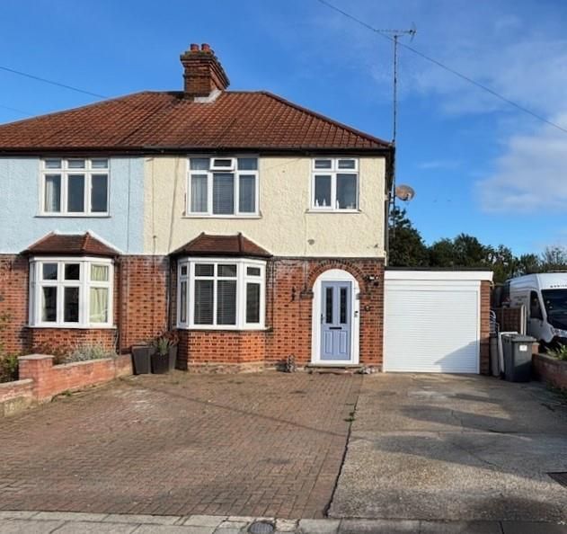 Property photo 1 of 27 Brookfield Road