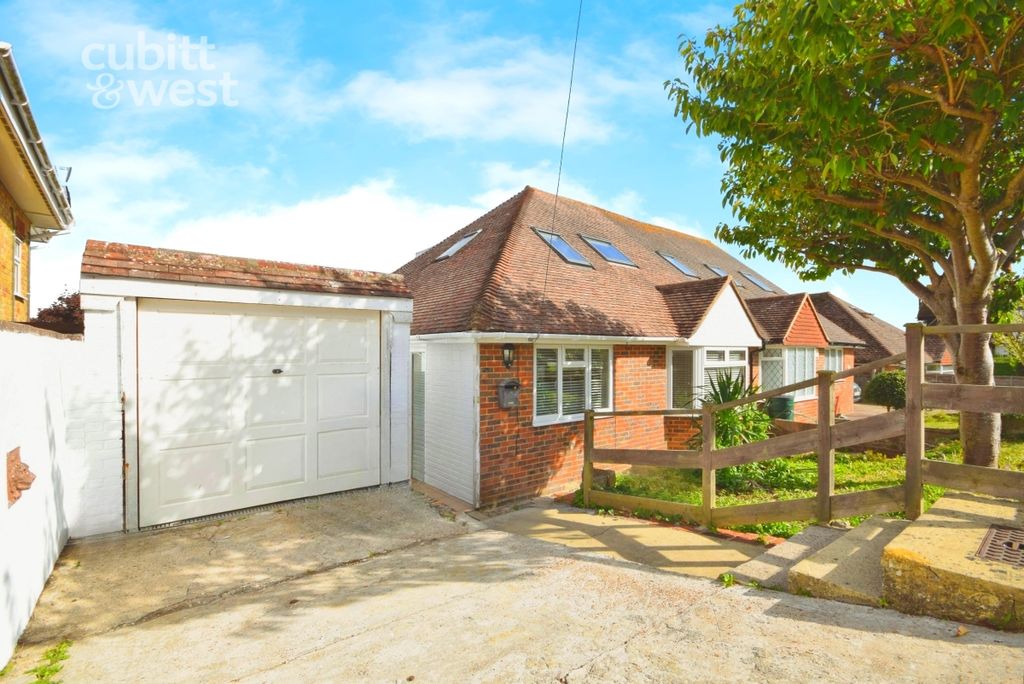Property photo 1 of 16 External