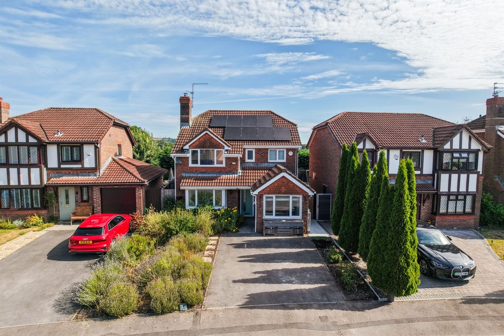 Property photo 1 of 34
