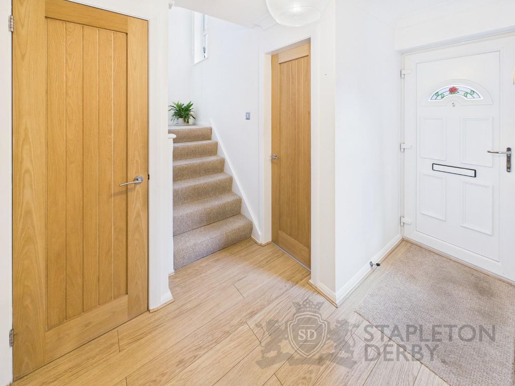 Property photo 2 of 20 Cam04720G0-Pr0174-Still004.Jpg