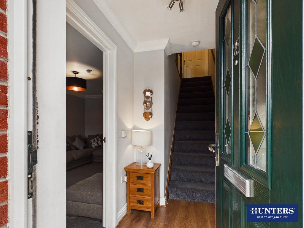 Property photo 2 of 21 Entrance Hall