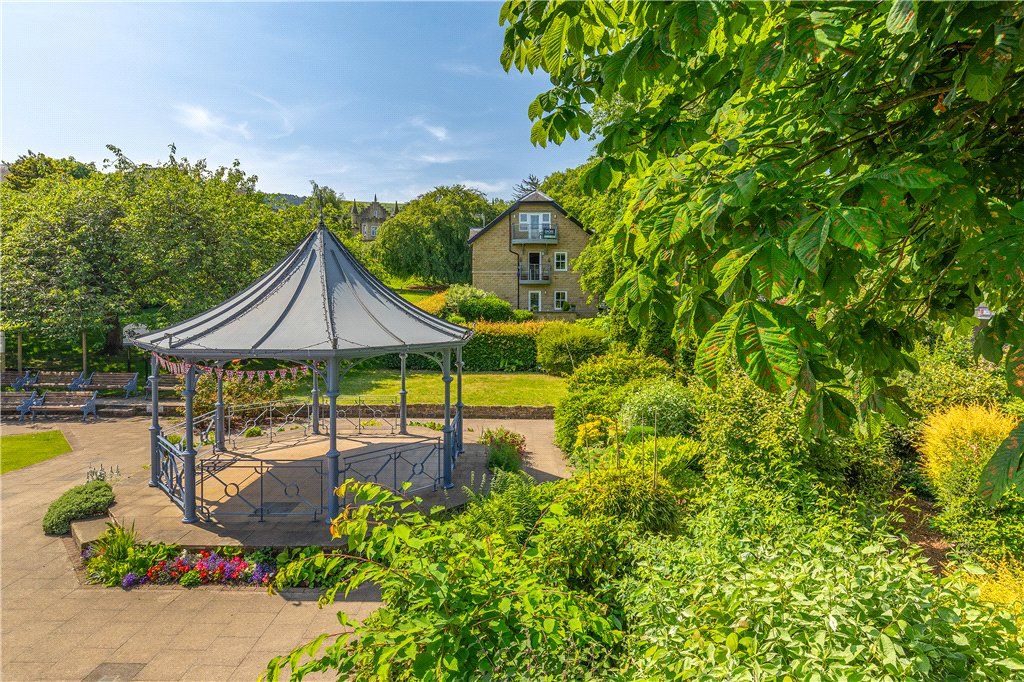 Property photo 2 of 13 Band Stand