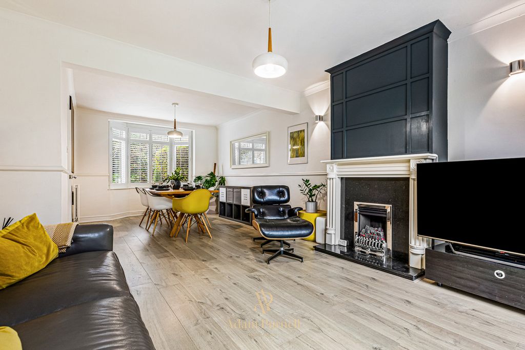 Property photo 2 of 26