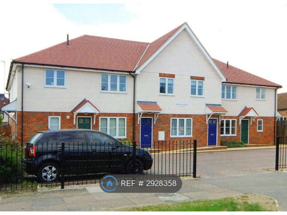 Property photo 1 of 7 Front &amp; Car Parking