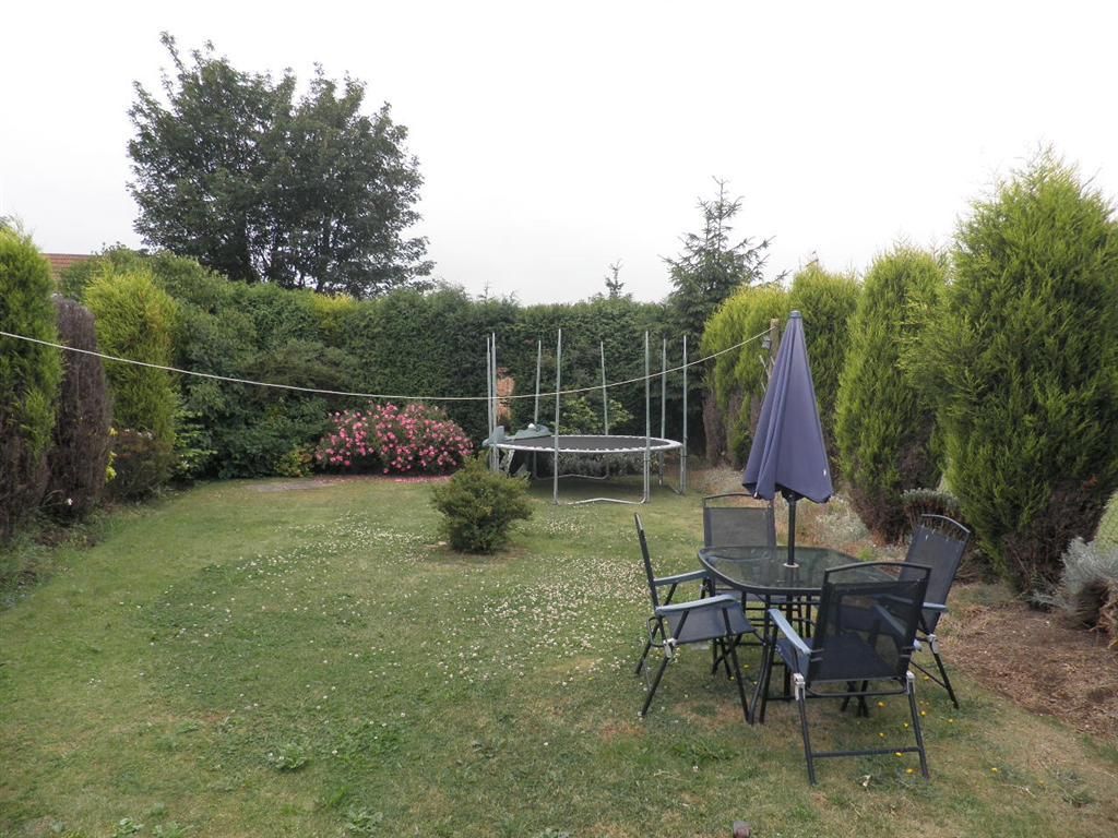 Property photo 1 of 6 Garden