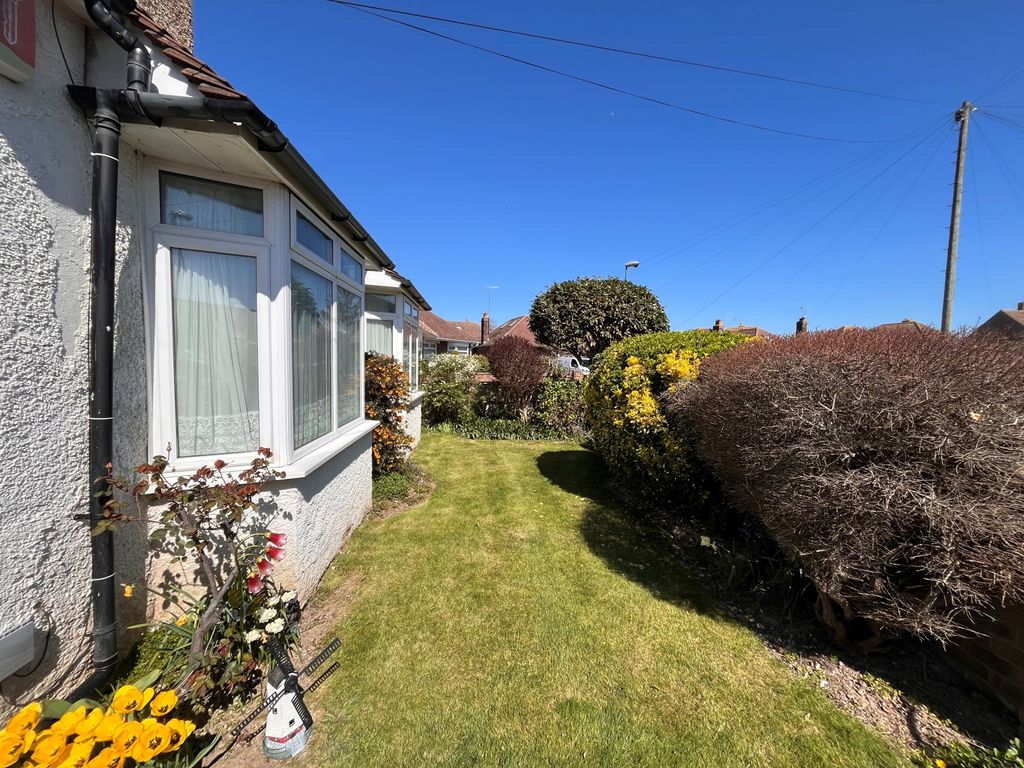 Property photo 2 of 16 Front Garden