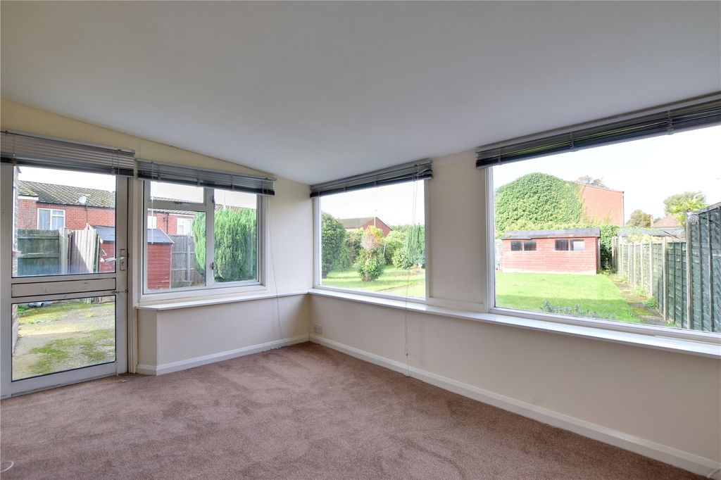 Property photo 3 of 10 4.