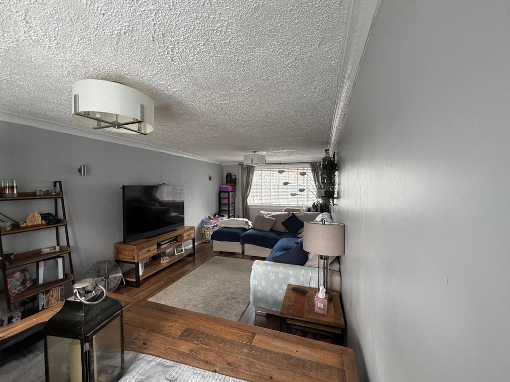 Property photo 2 of 11 Living Room