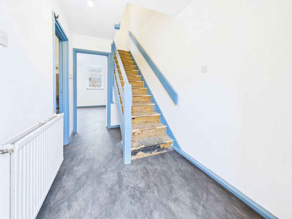 Property photo 2 of 24