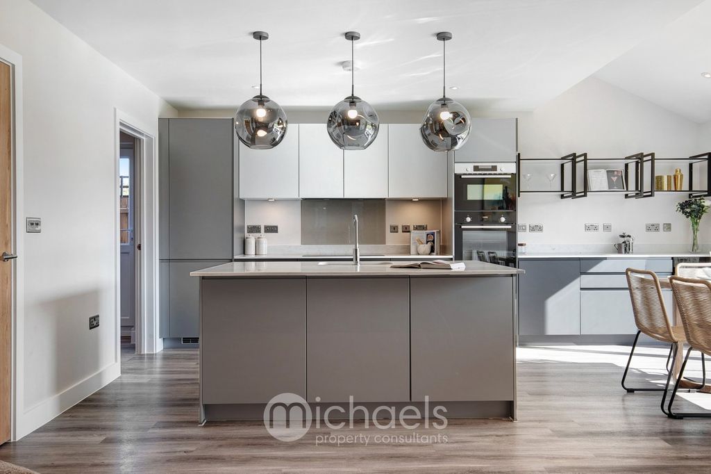 Property photo 3 of 29