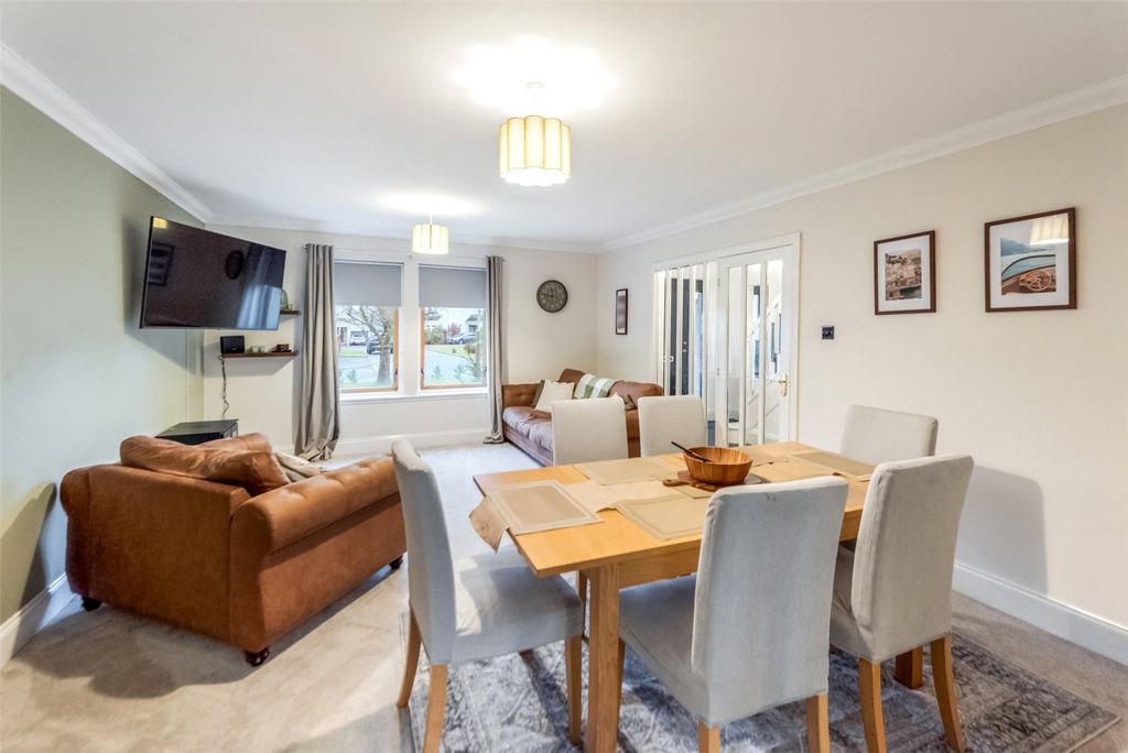 Property photo 3 of 35 Picture No. 12