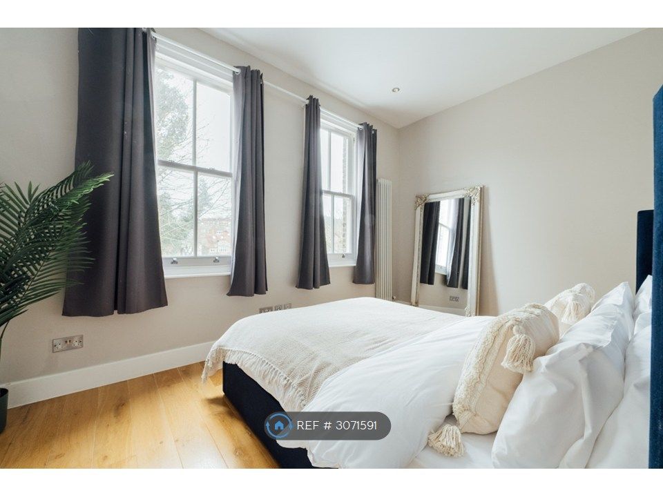Property photo 3 of 13 Bedroom With Inbuilt Storage