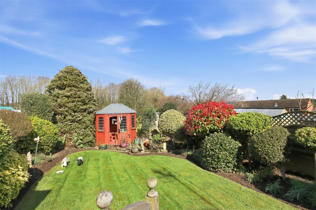 Property photo 3 of 12 Rear Garden 1