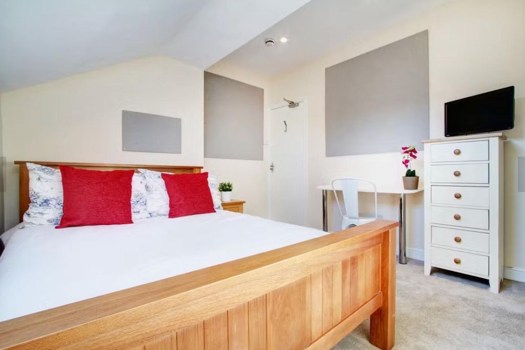 Property photo 3 of 13 Photo