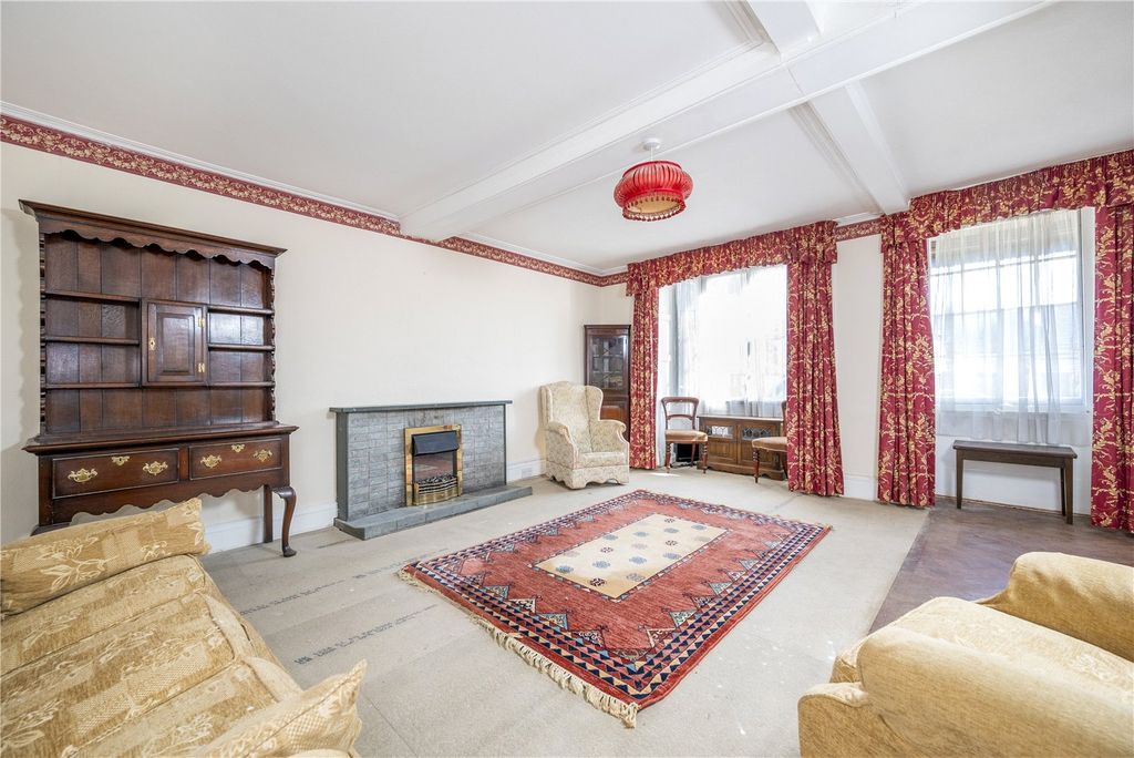 Property photo 2 of 14 Sitting Room