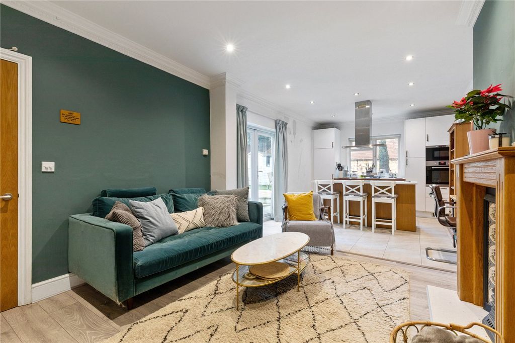 Property photo 3 of 12 Picture No. 11