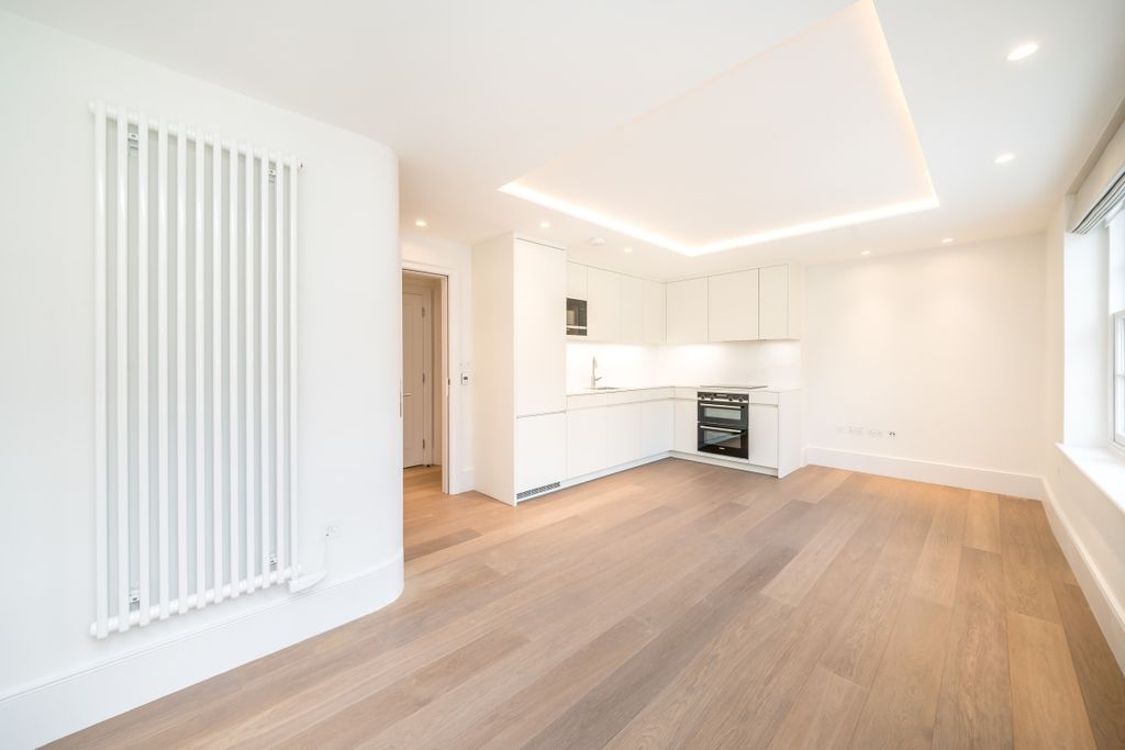 Property photo 1 of 6 Kitchen Reception