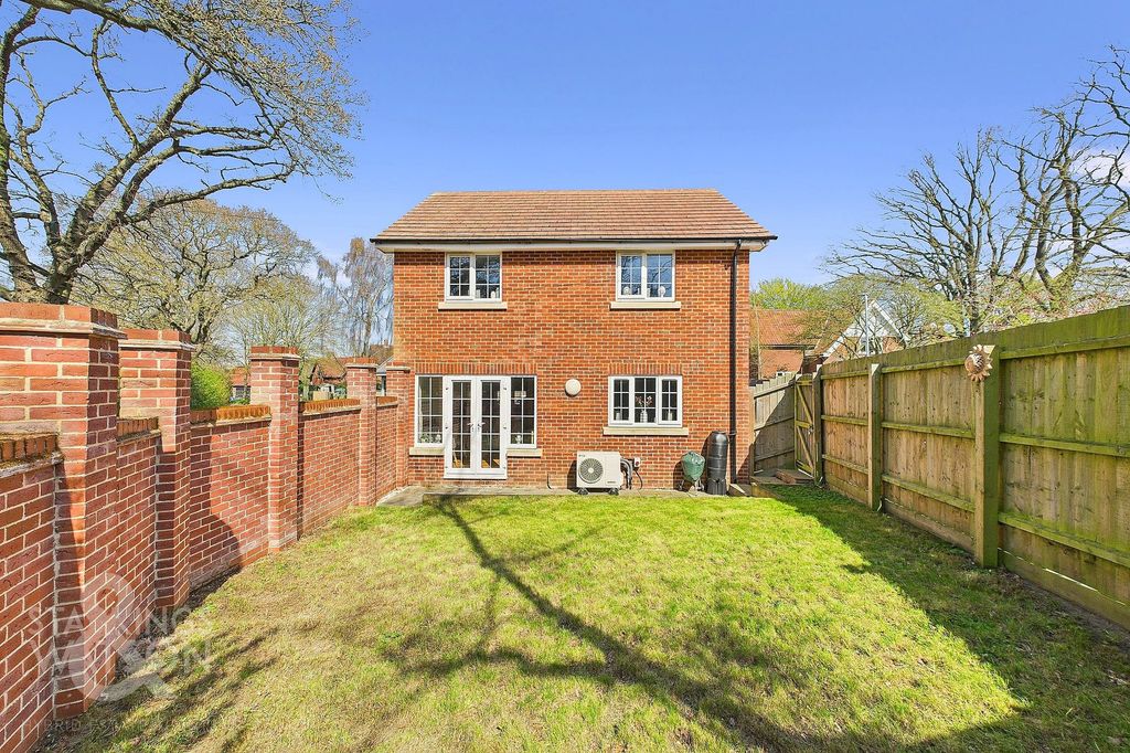 Property photo 2 of 22