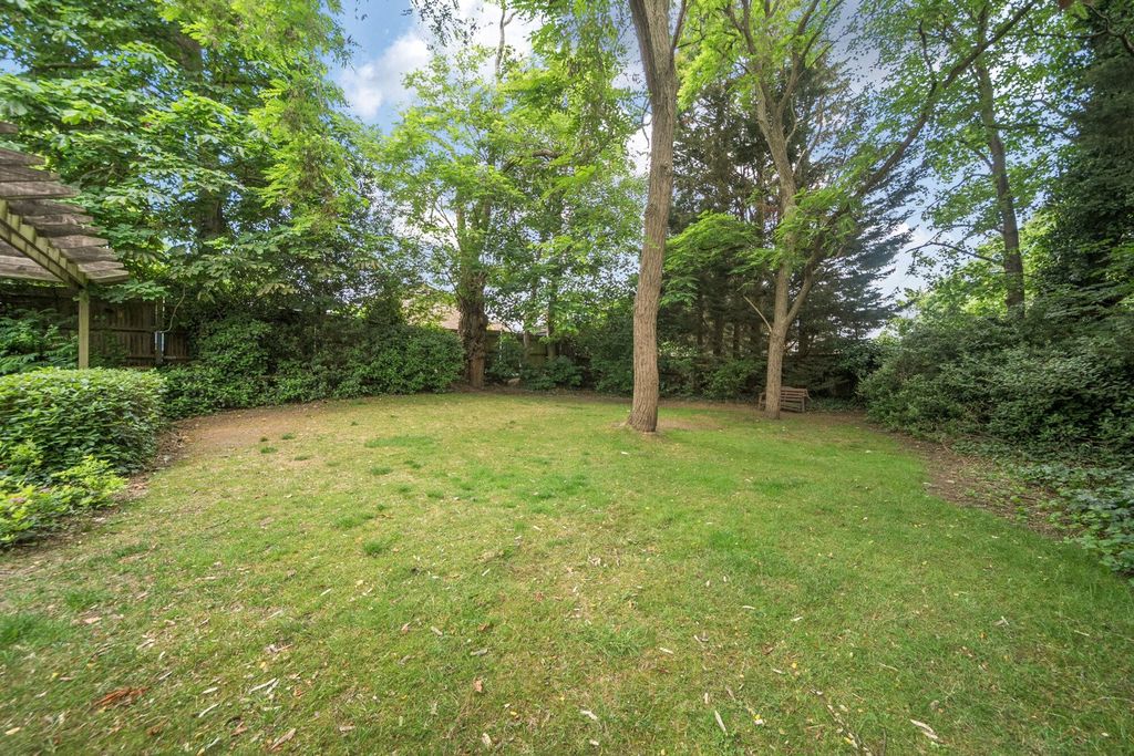 Property photo 3 of 18 Garden