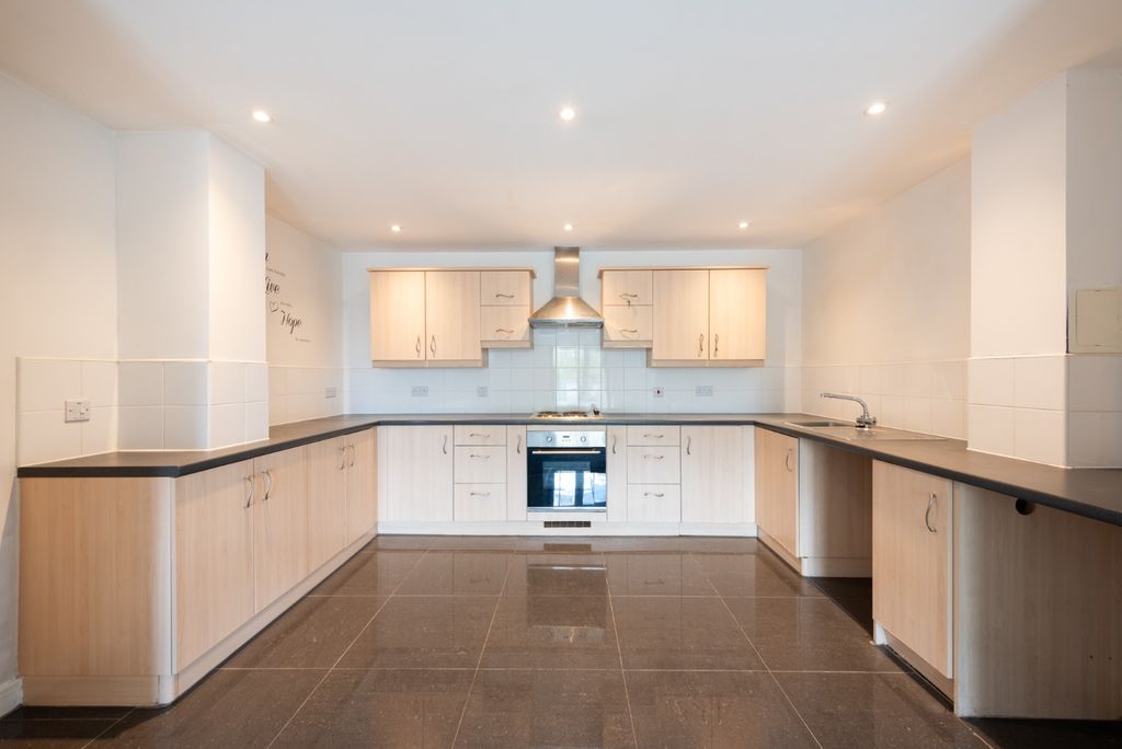 Property photo 3 of 12 4533002