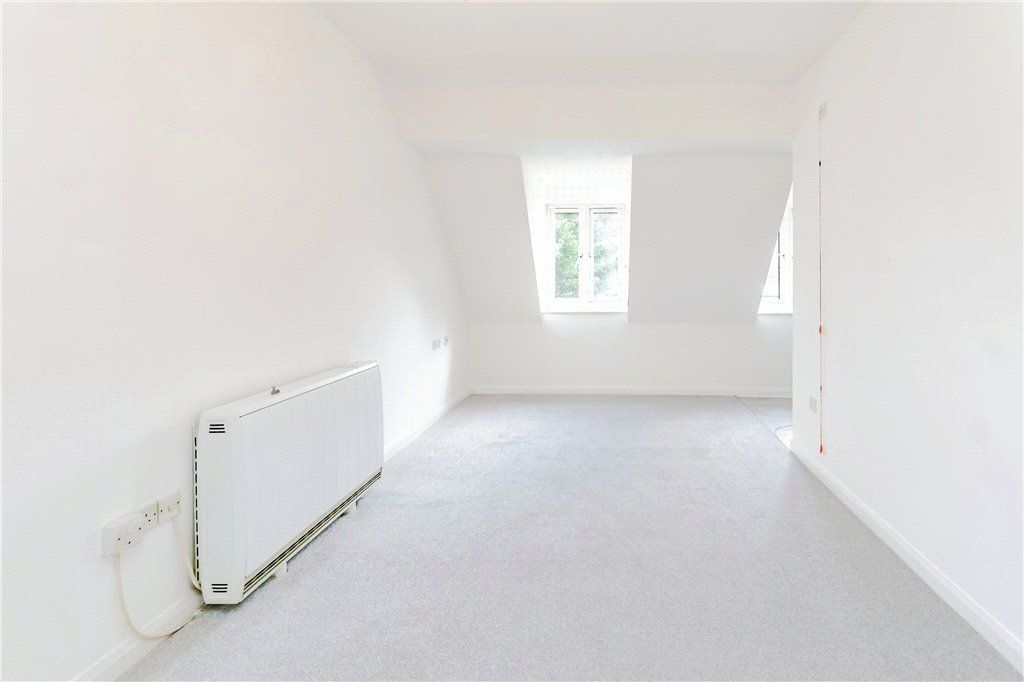 Property photo 2 of 17 Picture No. 25