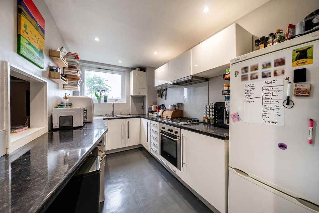 Property photo 3 of 15 1455240-10-6A019B...