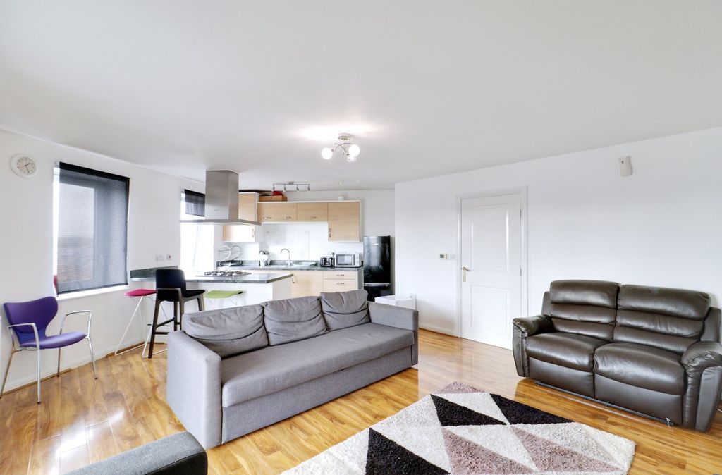 Property photo 2 of 14