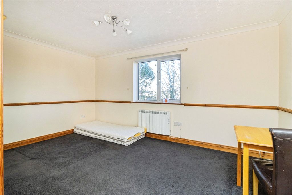 Property photo 3 of 6