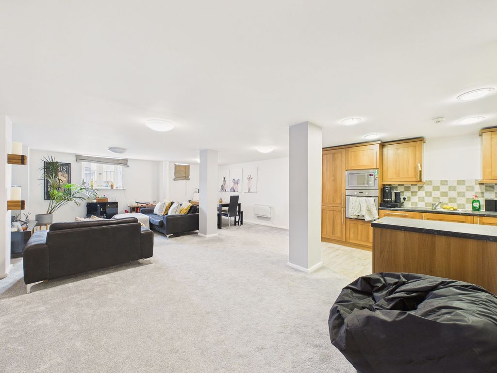 Property photo 1 of 12 Open Plan Living