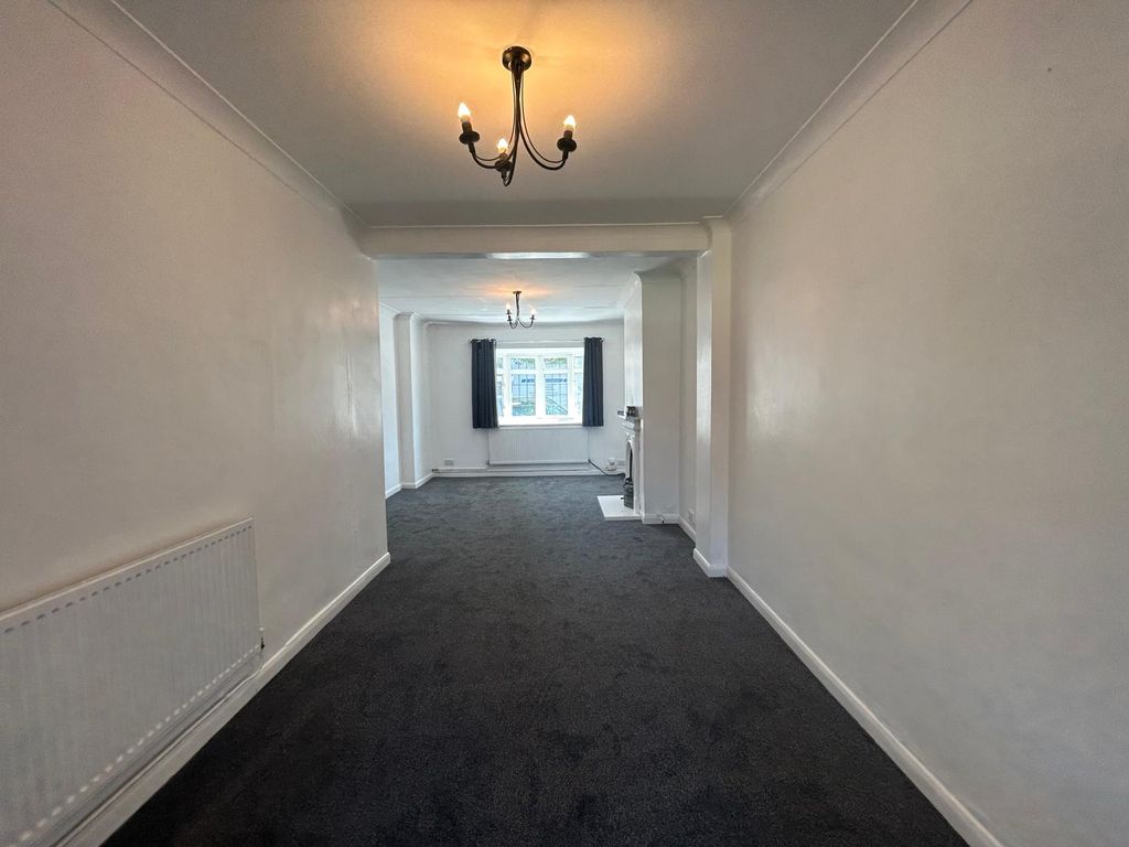 Property photo 3 of 9 Gallery