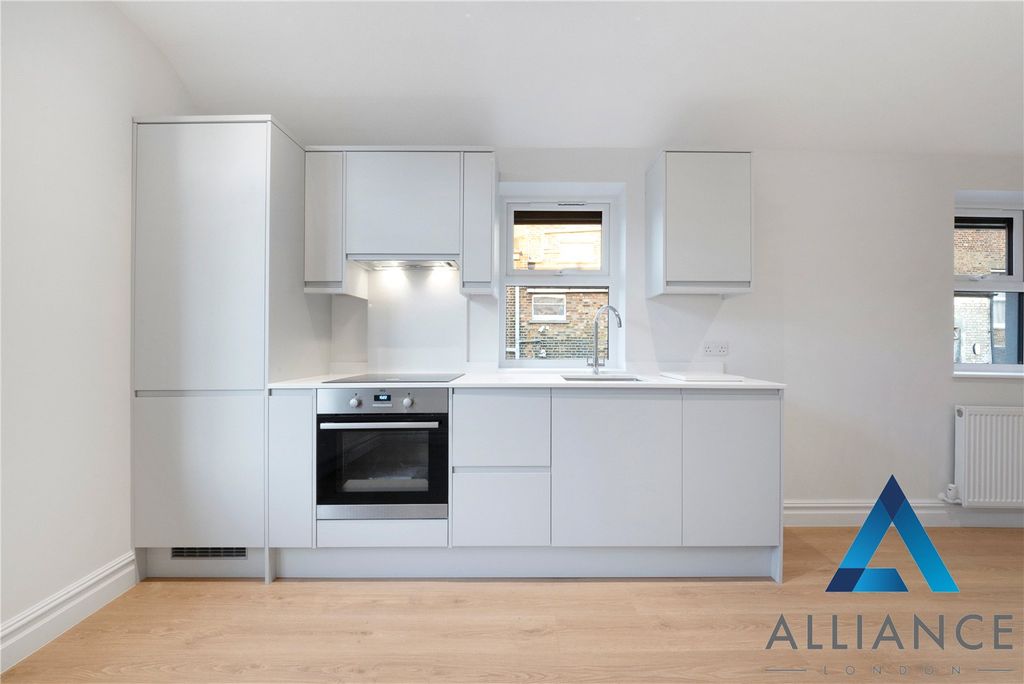 Property photo 2 of 6 Kitchen