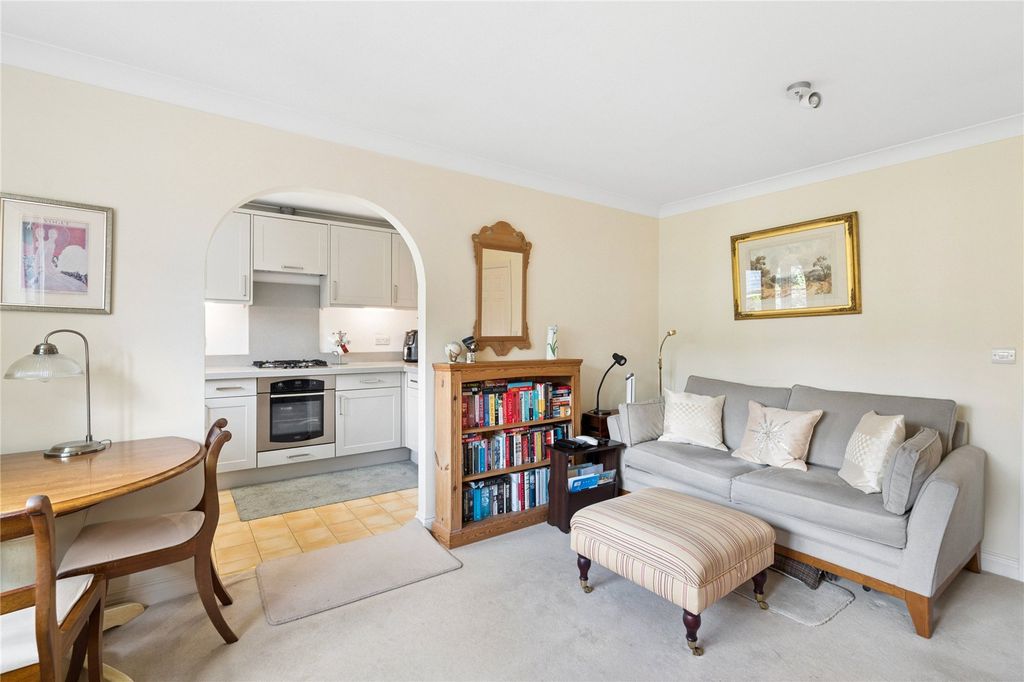 Property photo 3 of 16 Sitting Room