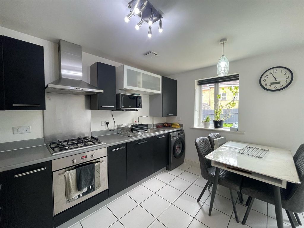 Property photo 3 of 16 Kitchen / Diner