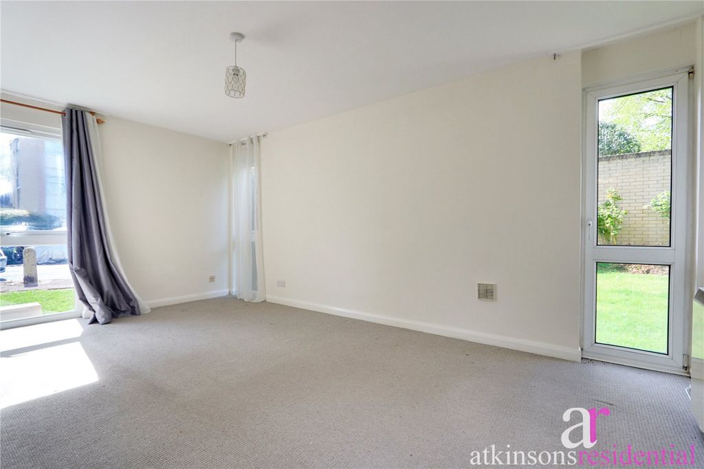Property photo 3 of 12 Picture No. 02