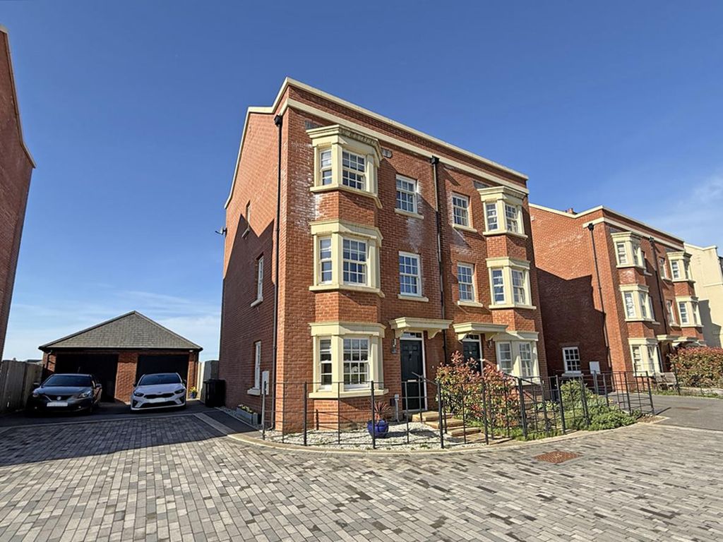 Property photo 1 of 22 Pandora Grove 17 - Front.Jpg