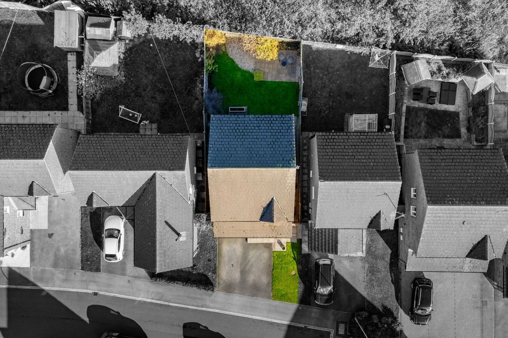 Property photo 2 of 25