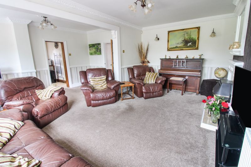 Property photo 2 of 15 Lounge